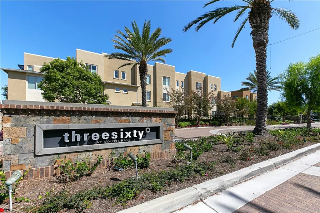 13025 Park Place Unit 301, Hawthorne, CA 90250