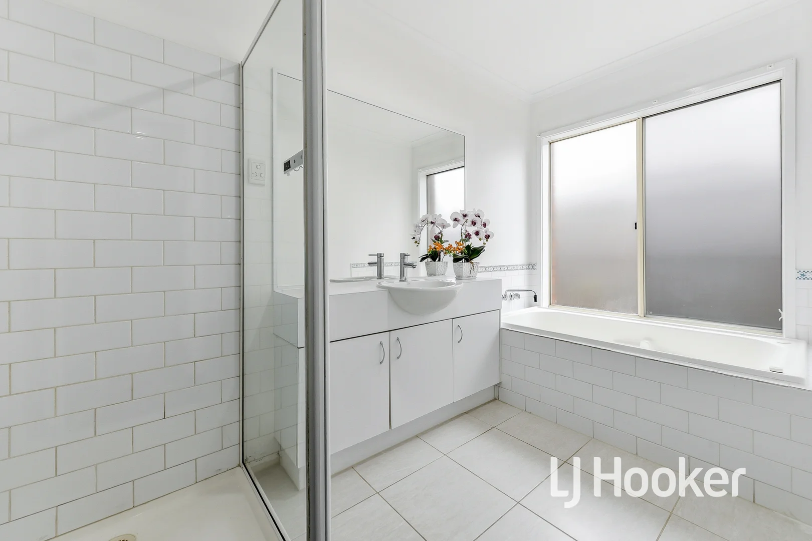 Additional image 16 of 8 Lighthorse Crescent, Narre Warren South VIC 3805