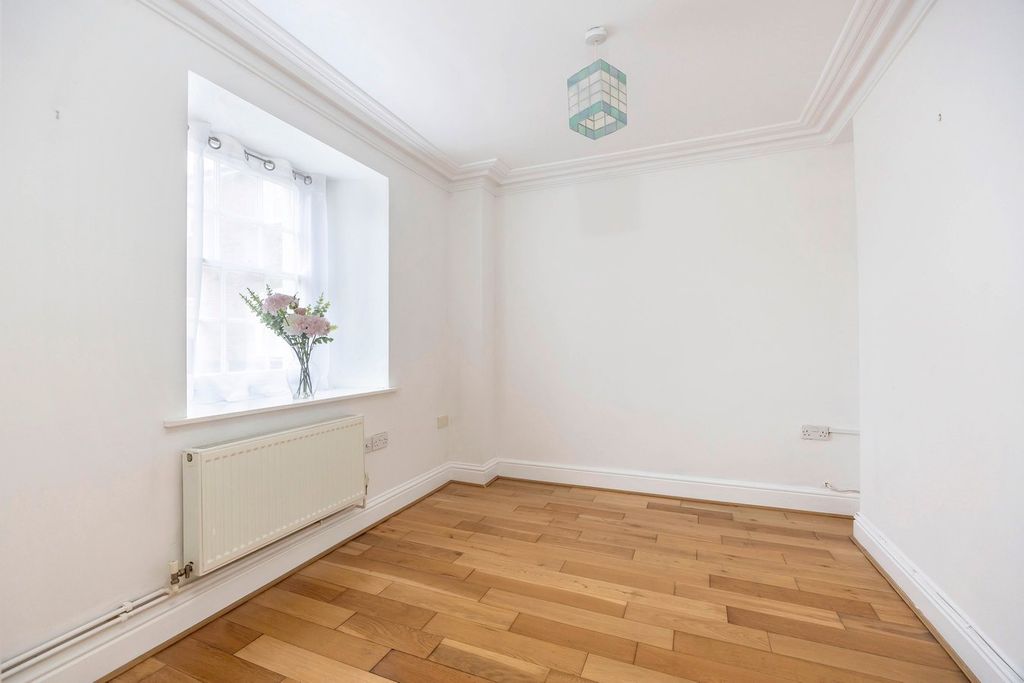 Additional image 5 of 1 bed flat to rentParabola Road, Cheltenham GL50