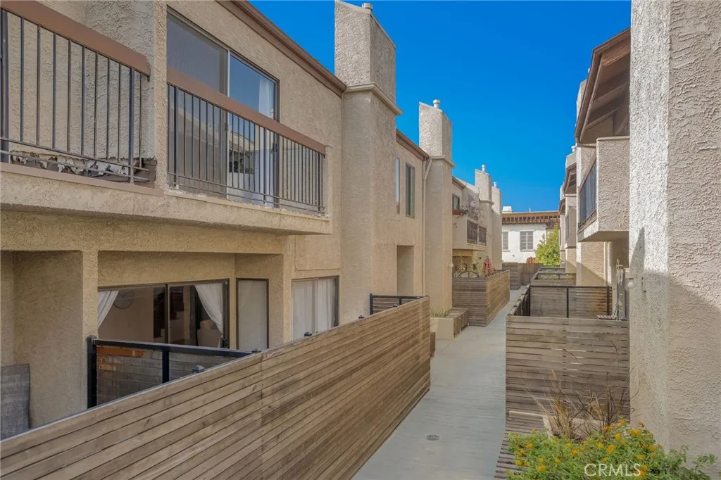 Additional image 56 of 1655 Greenfield Avenue Unit 14, Westwood - Century City, CA 90025