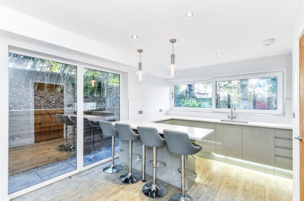 Additional image 3 of 5 bed property to rentElm Bank, Nottingham NG3