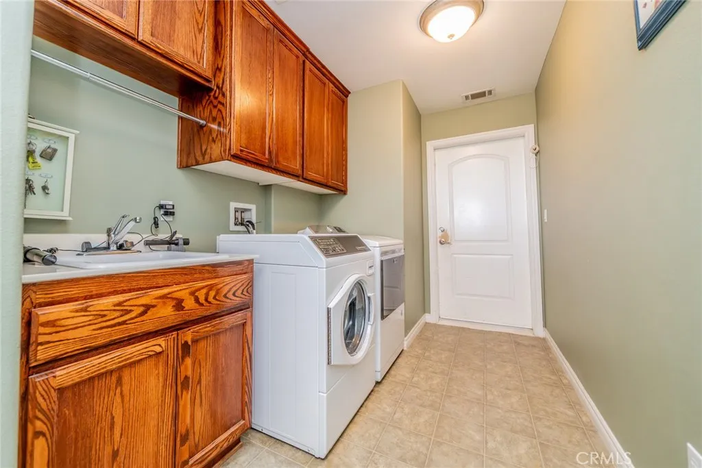 Additional image 78 of 10636 Larch Rd, Oak Hills, CA 92344