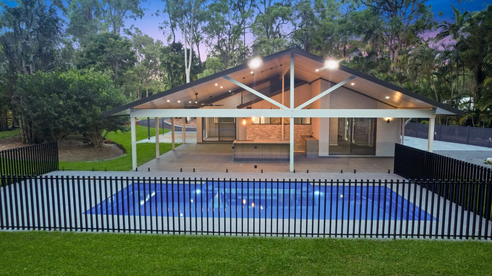 71 Scribner Avenue, Forestdale QLD 4118 photo 3