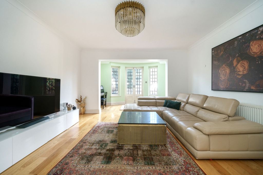 Additional image 16 of 3 bed semi-detached house to rentUpper Richmond Road West, Richmond TW10