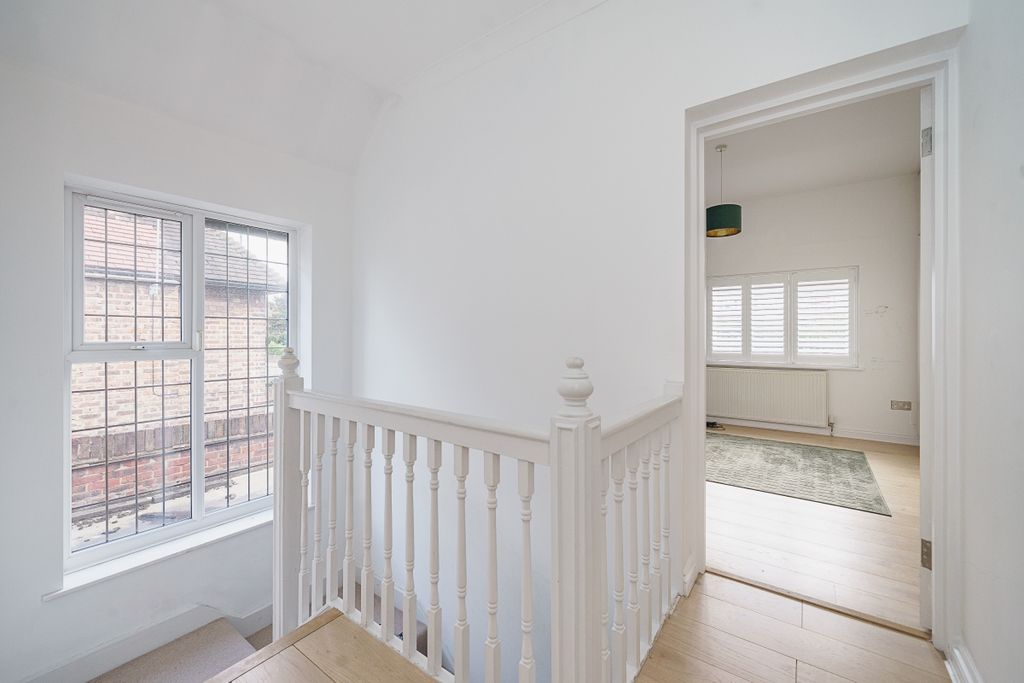 Additional image 11 of 3 bed semi-detached house to rentUpper Richmond Road West, Richmond TW10