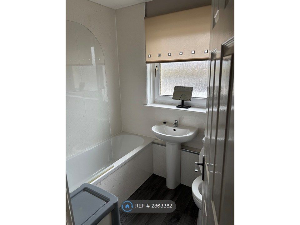 Additional image 10 of 2 bed flat to rentPlantation Square, Glasgow G51