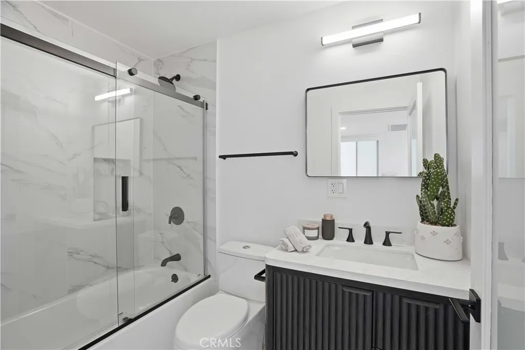 Additional image 42 of 17721 Burbank Blvd, Encino, CA 91316
