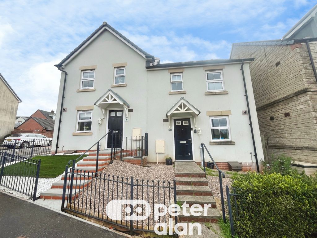 3 bed property to rentBryn Blodau'r Haul, Bridgend CF35