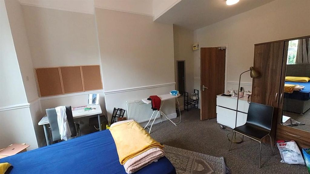 Additional image 4 of 9 bed semi-detached house to rentMauldeth Road Gatley, Manchester M20