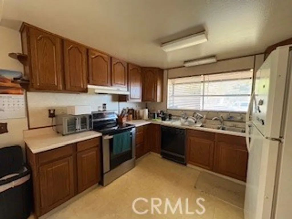 Additional image 5 of 3912 Del Rey Dr, San Bernardino, CA 92404