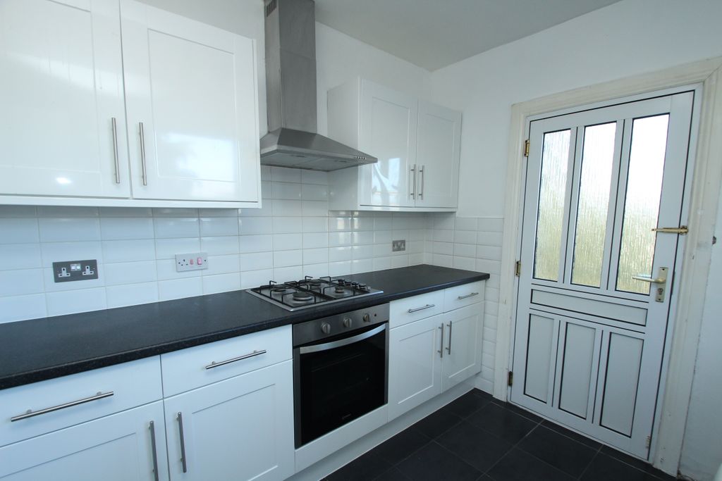 Additional image 4 of 3 bed semi-detached house to rentWeymouth Drive, Glasgow G12