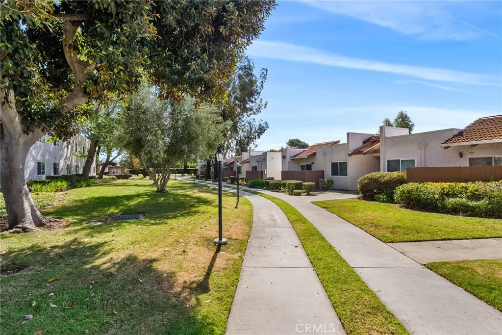 17572 Vandenberg Lane Unit 4, Tustin, CA 92780