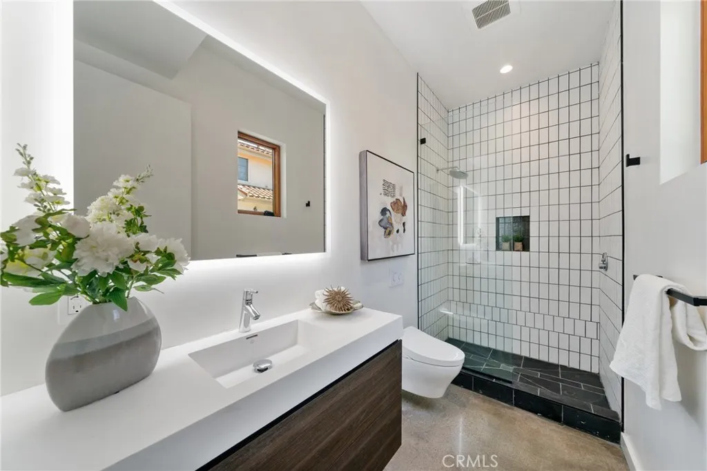 Additional image 13 of 12123 Iowa Ave, Los Angeles, CA 90025