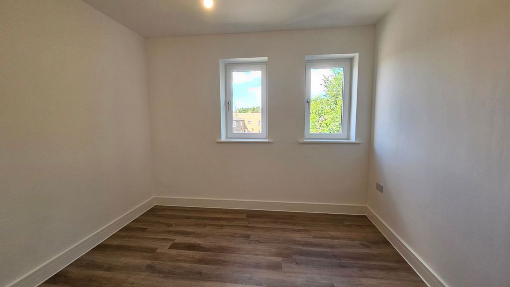 Additional image 5 of 2 bed flat to rentPenkvale Road, Stafford ST17