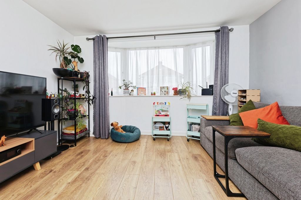 Additional image 7 of 3 bed semi-detached house for saleBursill Crescent, Ramsgate, Kent CT12