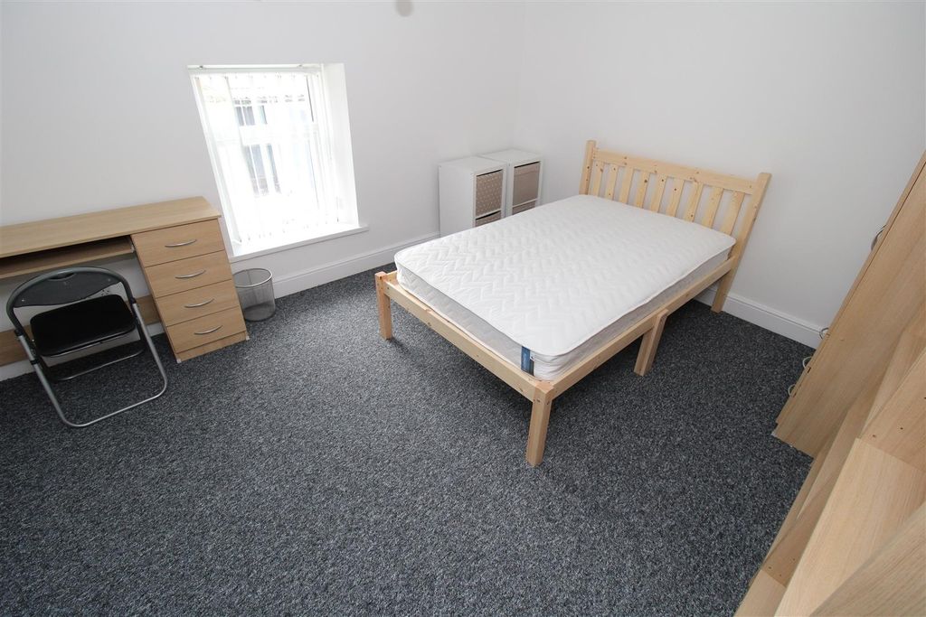 Additional image 2 of 4 bed semi-detached house to rentPark Street Treforest, Pontypridd CF37