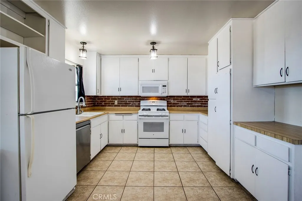 Additional image 44 of 73894 Playa Vista Drive, 29 Palms, CA 92277