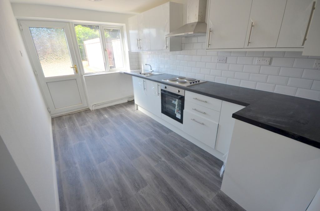 Additional image 3 of 2 bed flat to rentPelham Road, Immingham DN40