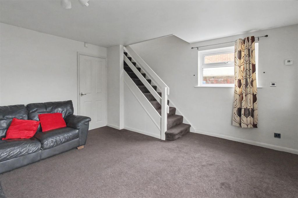Additional image 4 of 3 bed semi-detached house to rentChesham Drive, Bramcote, Nottingham NG9