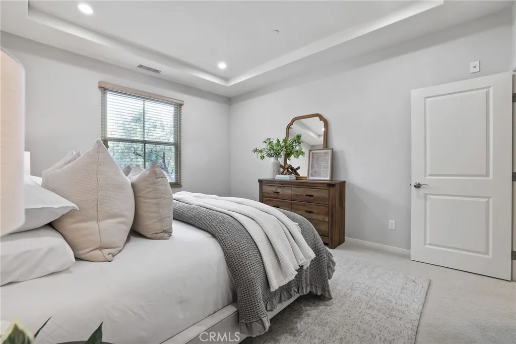 Additional image 23 of 67 Kempton, Irvine, CA 92620