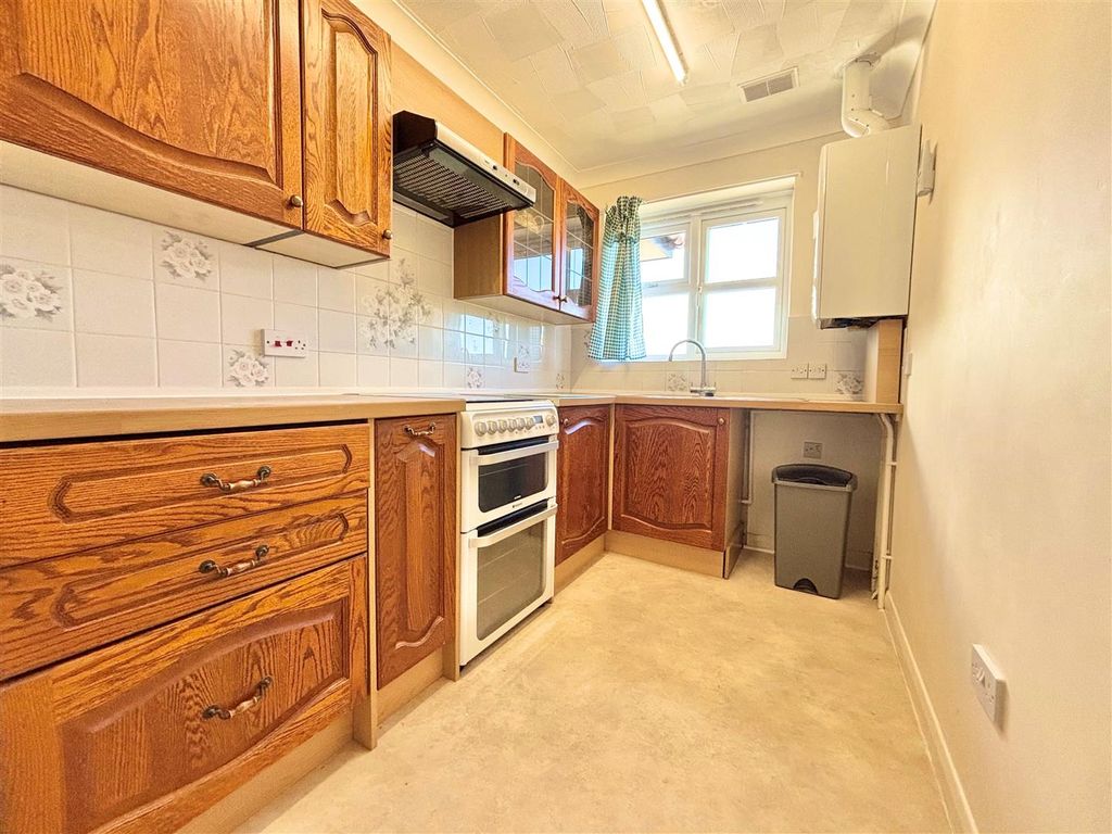 Additional image 4 of 2 bed flat to rentSteyne Road, Bembridge PO35