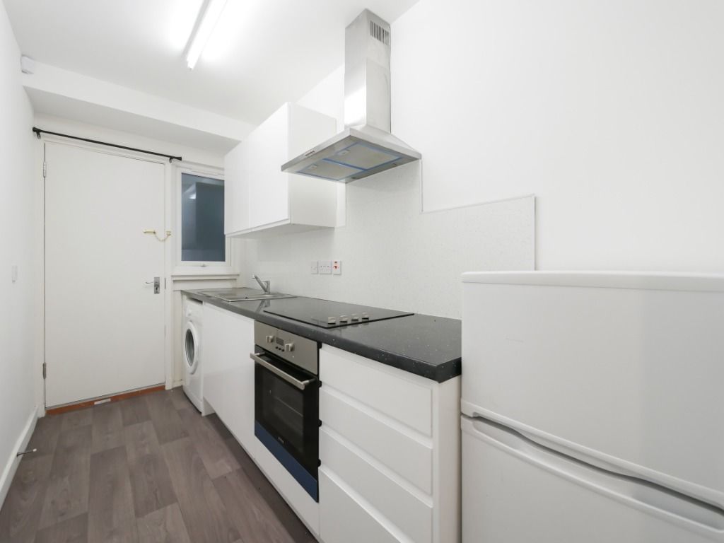 Additional image 2 of 1 bed flat to rentClepington Road, Coldside, Dundee DD3
