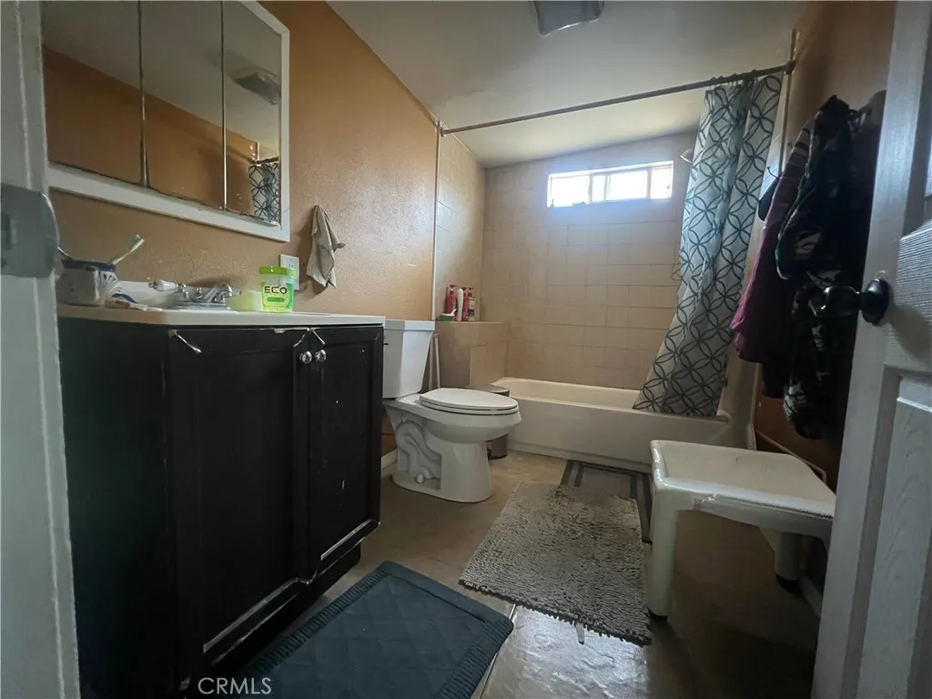 Additional image 42 of 822 S Chester Ave, Compton, CA 90221