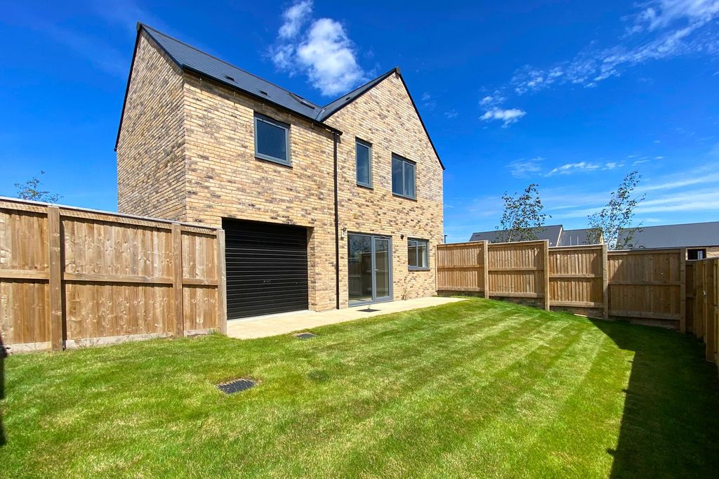 Additional image 4 of 4 bed detached house to rentLangsett Grove, Harrogate HG3