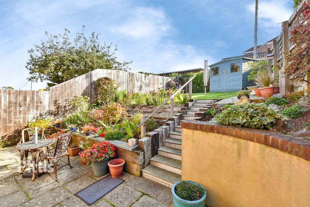 Additional image 4 of 4 bed semi-detached house to rentSt. Saviours Road, Totland Bay PO39