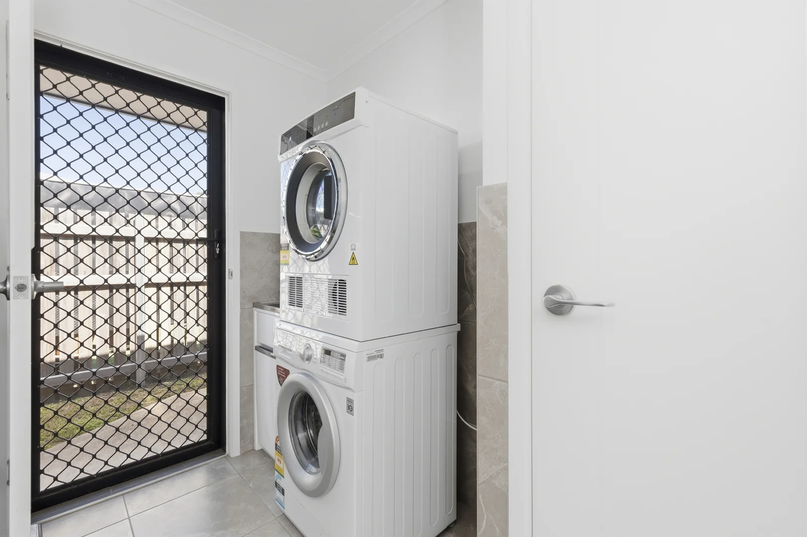 Additional image 21 of 24 Bradman Way, Urangan QLD 4655
