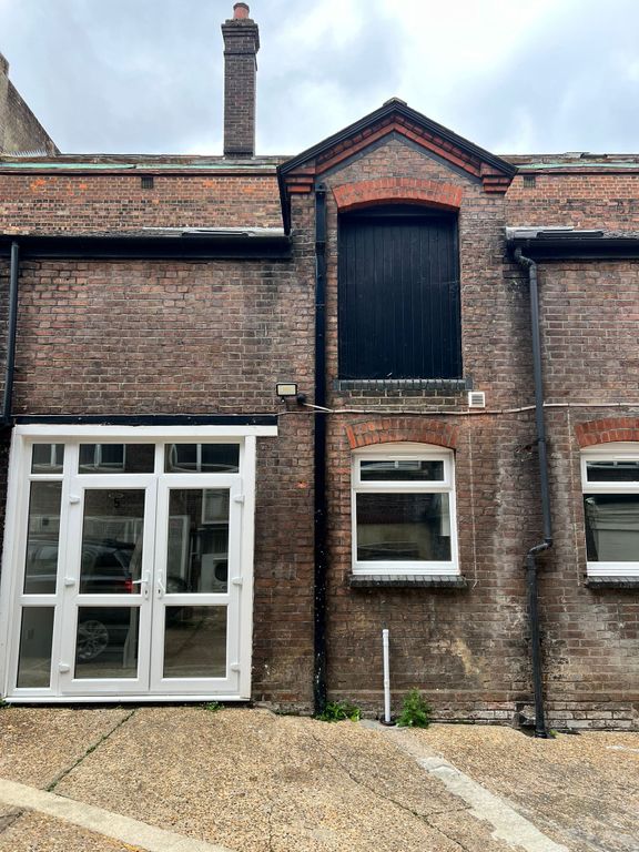2 bed shared accommodation to rentUpper George Street, Luton LU1