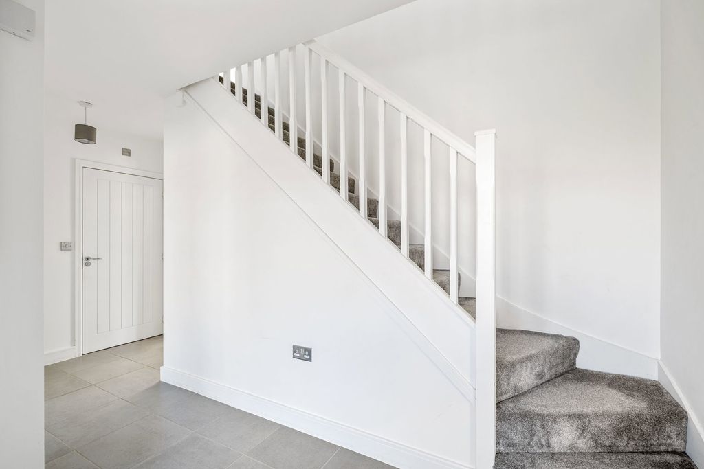Additional image 19 of 4 bed detached house to rentField Avenue, Saxilby LN1