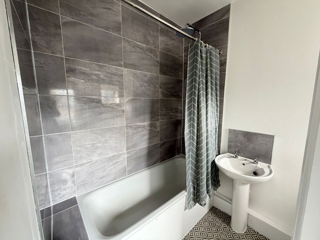 Additional image 6 of 3 bed property to rentWallace Road, Neath, Neath Port Talbot. SA11