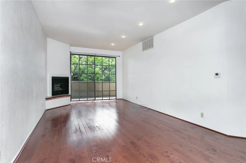 Additional image 3 of 221 S Oak Knoll Avenue Unit 202, Pasadena, CA 91101