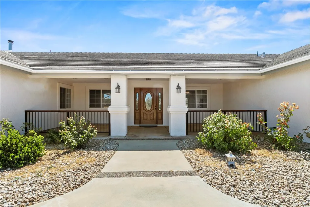 8379 Beaver Ave, Phelan, CA 92371 photo 5