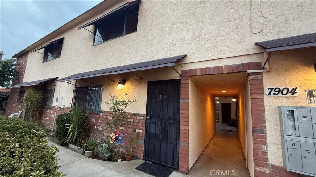 7904 Laurel Canyon Blvd Unit 12, North Hollywood, CA 91605