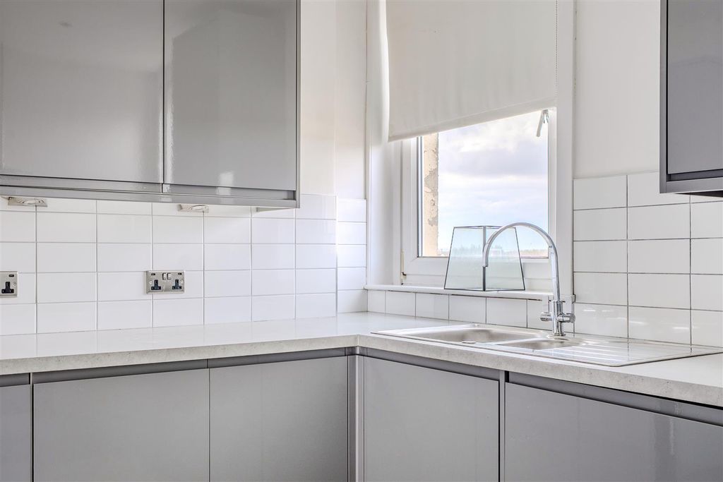 Additional image 9 of 2 bed flat to rentLadywell Road, Motherwell ML1
