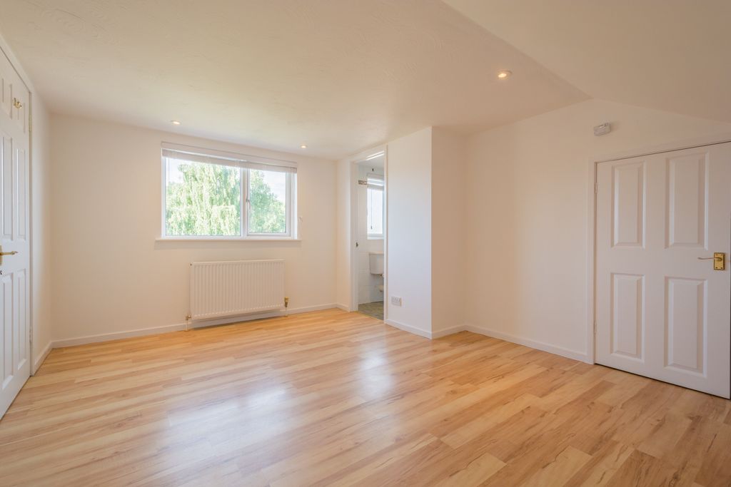 Additional image 9 of 4 bed semi-detached house to rentLydiard Way, Trowbridge BA14