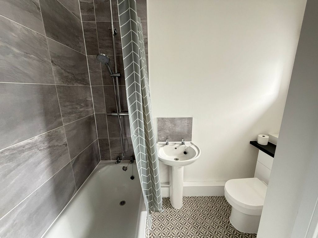 Additional image 7 of 3 bed property to rentWallace Road, Neath, Neath Port Talbot. SA11