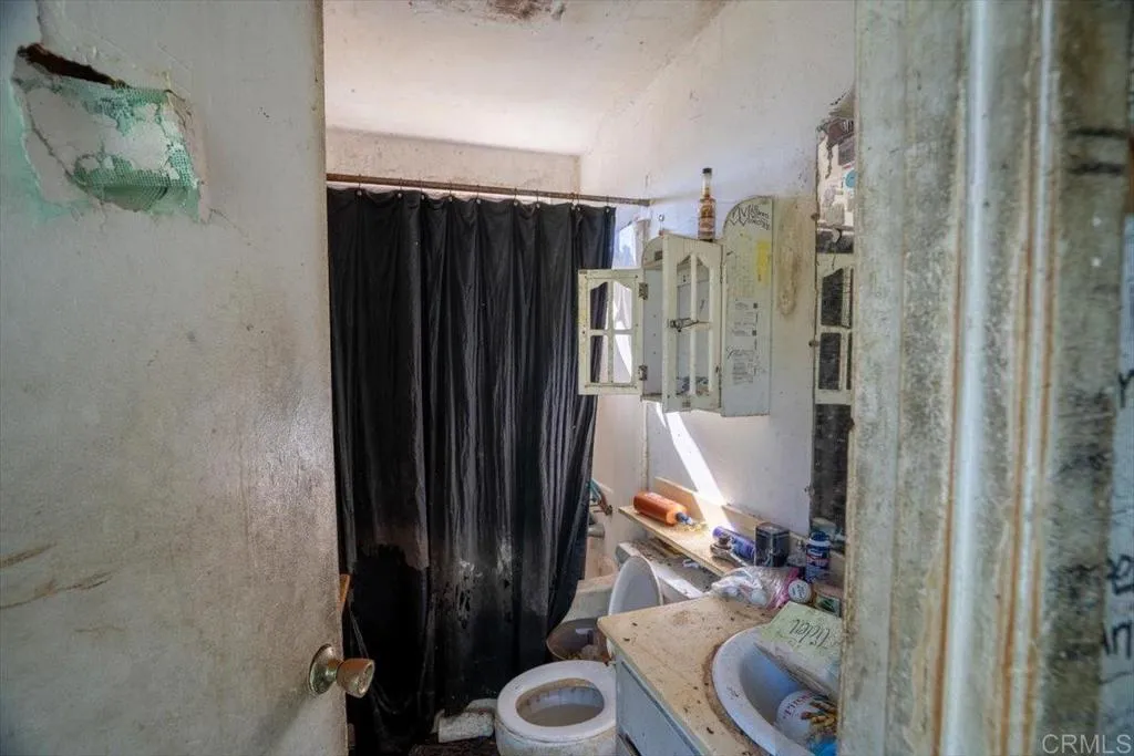 Additional image 60 of 129 Diza Rd, San Ysidro, CA 92173