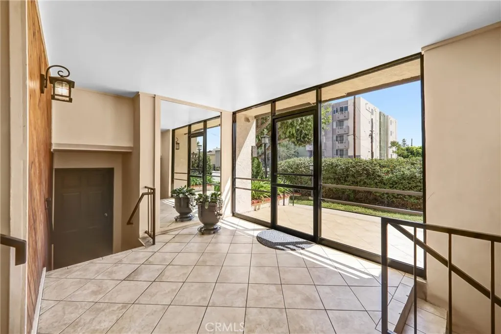 Additional image 58 of 5805 Whitsett Avenue Unit 201, Valley Village, CA 91607