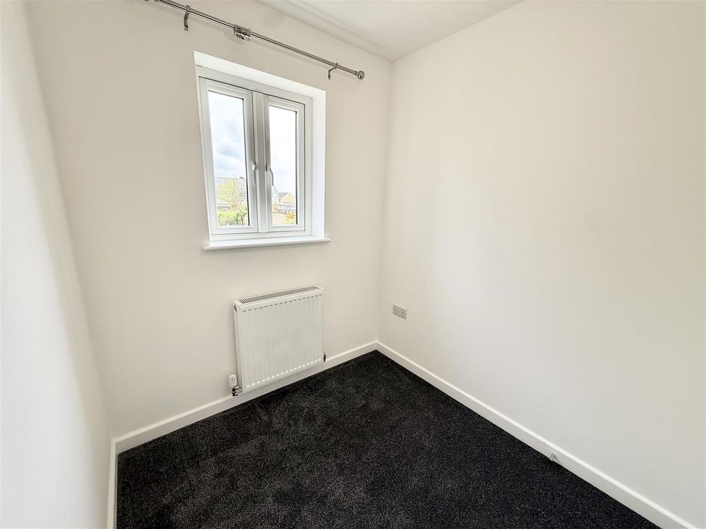 Additional image 12 of 3 bed property to rentStranraer Avenue, Pennar, Pembroke Dock SA72