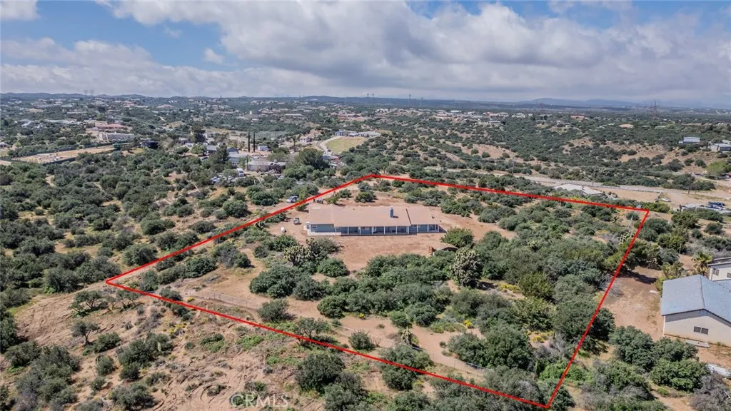 Additional image 97 of 10636 Larch Rd, Oak Hills, CA 92344