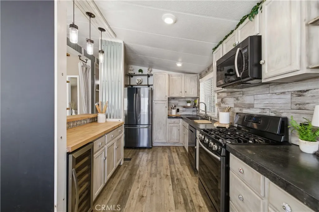 Additional image 66 of 45465 25th Street E Unit 11, Lancaster, CA 93535
