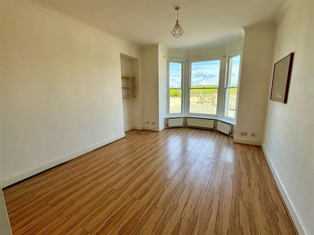Additional image 4 of 2 bed flat to rentBeach Road, Porth, Newquay TR7
