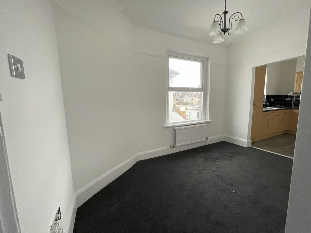 Additional image 3 of 3 bed maisonette to rentPark Avenue, Porthcawl CF36