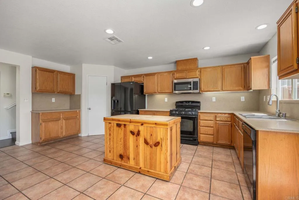 Additional image 8 of 4979 Cimarron Way, San Diego, CA 92154