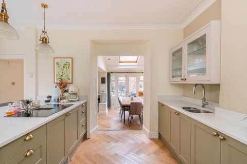Downend Road, Fishponds BS16