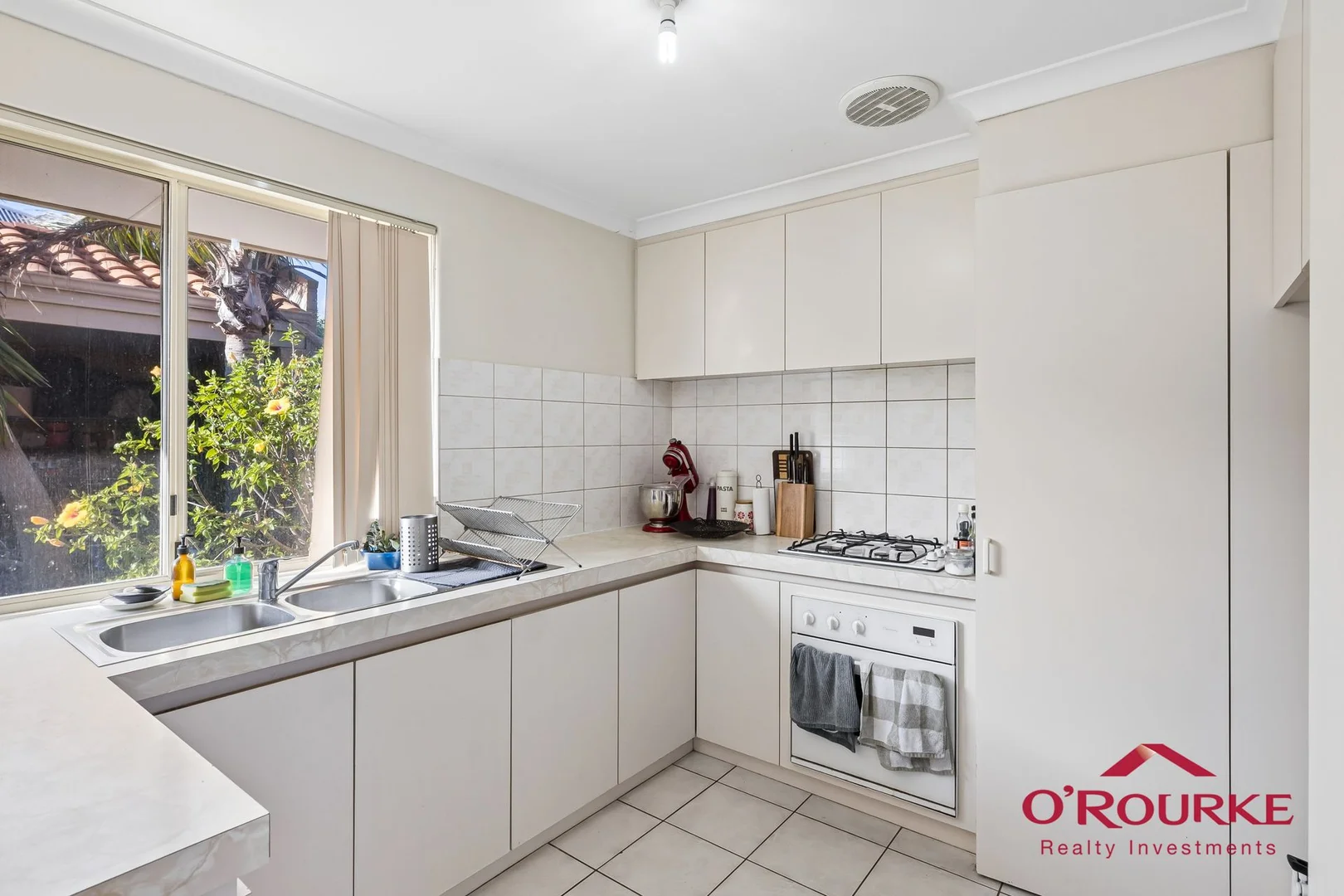 Additional image 5 of 1,2,3/192 Scarborough Beach Road, Doubleview WA 6018