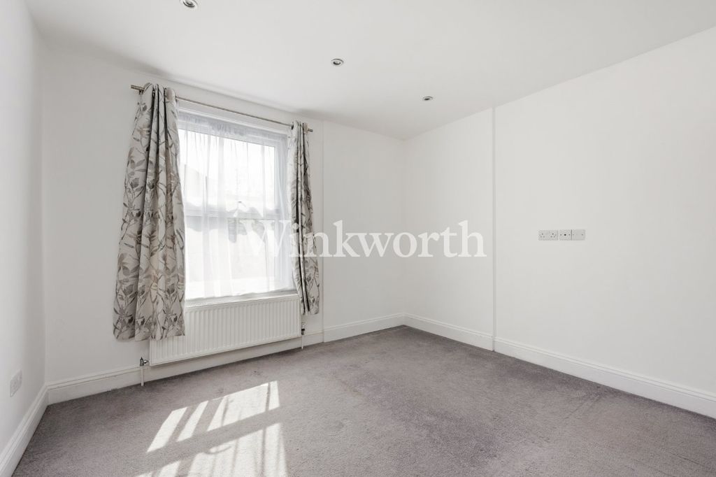 Additional image 7 of 3 bed flat to rentColeraine Road, London N8